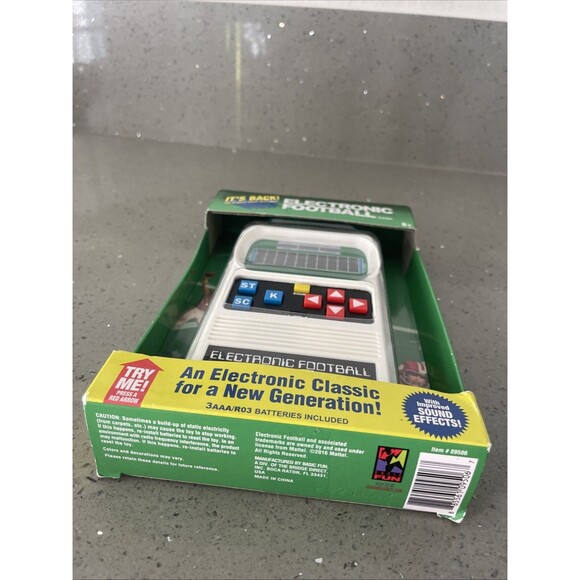 Basic Fun Retro Classic Handheld Electronic Football Game 2016 NEW SEALED - Picture 2 of 7